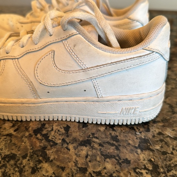 Nike Air Force one White Sneakers EUC 3Y - Picture 2 of 8